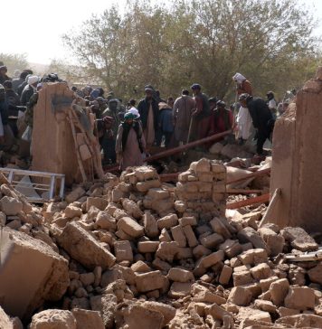 Sate intregi distruse in timp ce numarul mortilor creste din cauza cutremurelor din Afganistan