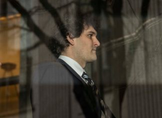 Seful FTX s-a intalnit odata cu Powell. Acum, lobbyistii DC Crypto se lupta