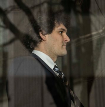 Seful FTX s-a intalnit odata cu Powell. Acum, lobbyistii DC Crypto se lupta