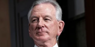 Senatorul Tommy Tuberville nu isi va ridica blocada militara pe fondul conflictului Israel-Hamas