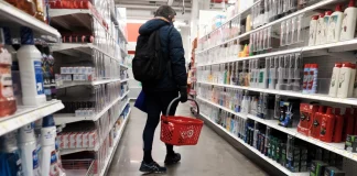 Target spune ca va inchide noua magazine in marile orase, invocand violenta si furtul