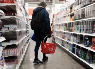 Target spune ca va inchide noua magazine in marile orase, invocand violenta si furtul