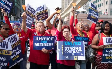 United Automobile Workers nu va extinde grevele la GM, Ford si Stellantis pe masura ce discutiile progreseaza