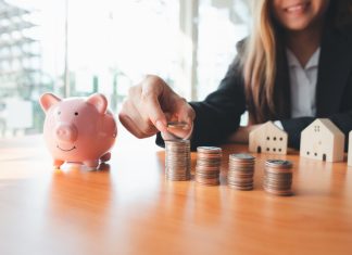 7 greseli esentiale de bani pe care oamenii le fac la 40 de ani