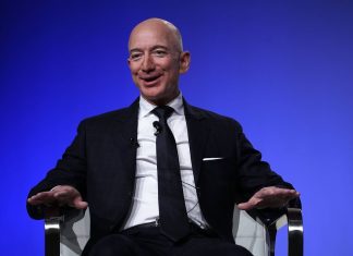 5 moduri in care Jeff Bezos traieste o viata extravaganta