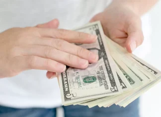 Cum sa trimiti bani cuiva fara un cont bancar: 7 moduri utile