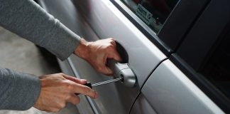 România, partea fără sens. Posibile cazuri de corupție în cadrul Registrului Auto Român și în cadrul Poliției Române